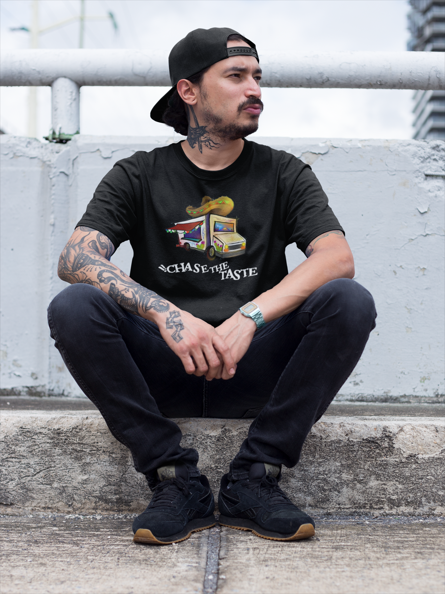 Short sleeve crewneck "Chase the Taste" food truck tee